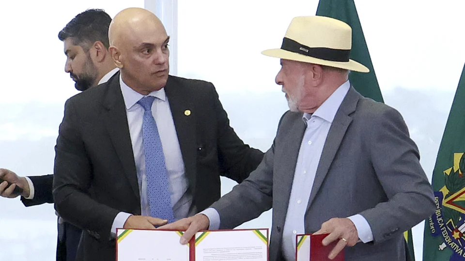 Alexandre de Moraes e Lula no Palácio do Planalto