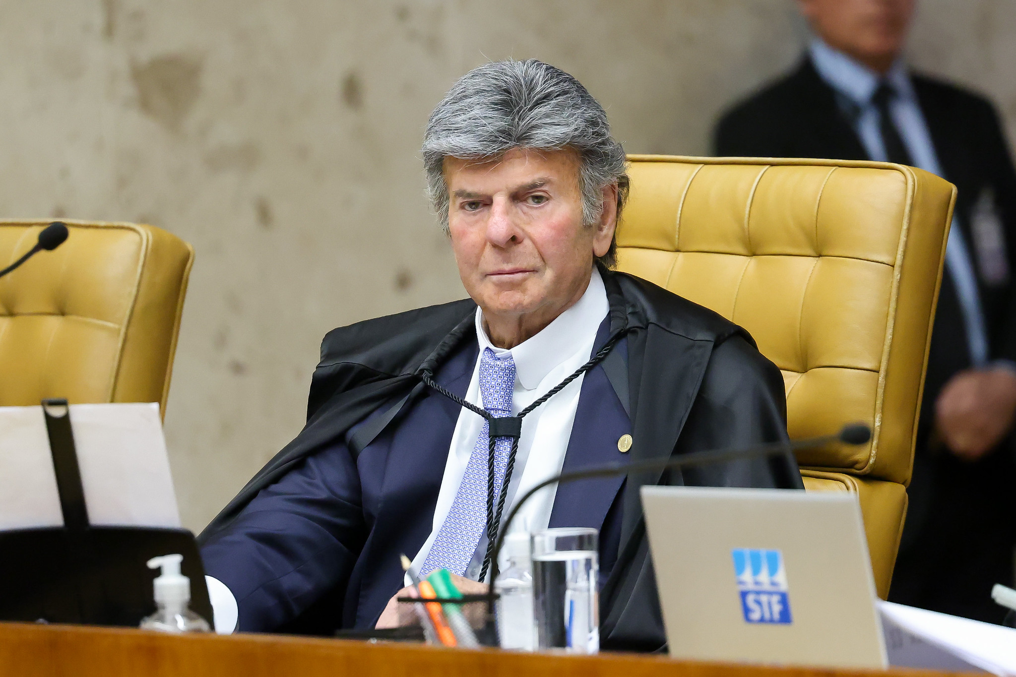 Fux acelera julgamento de lei que proíbe menores em parada LGBT
