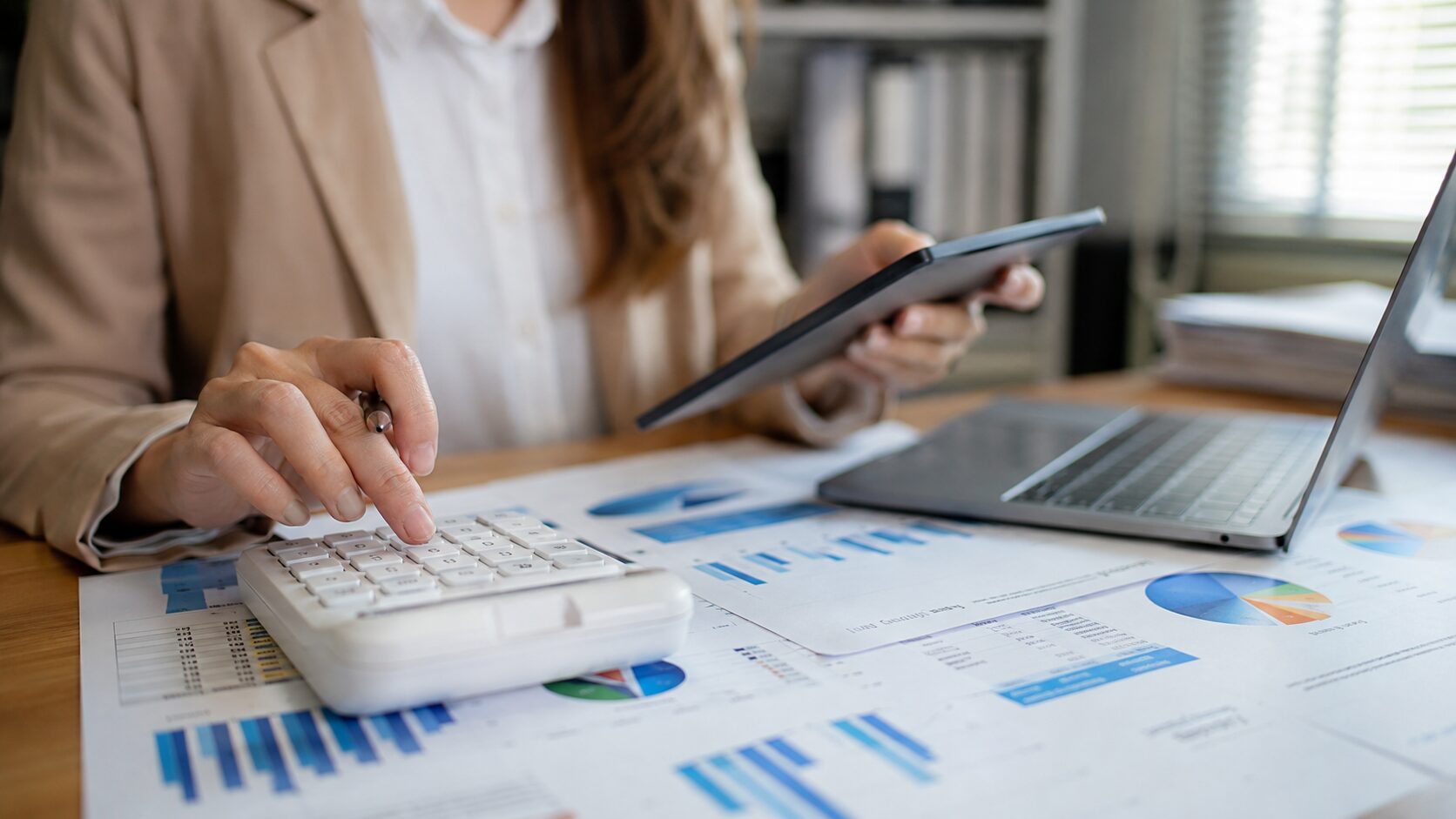 A Reforma Tributária sobre o Consumo exige das empresas uma nova postura: antecipar cenários, revisar números e avaliar os impactos de cada regime tributário antes de tomar decisões para 2027.