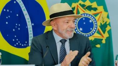 Campanha de Lula reforça jurídico com ex-ministros do TSE.