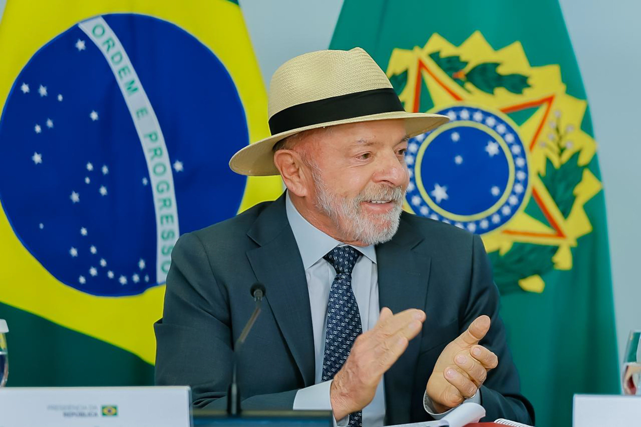 Lula reforça jurídico da campanha com ex-ministros do TSE