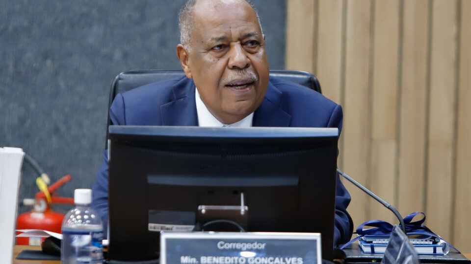 Ministro do STJ que tomou uísque com Vorcaro julgará conduta de magistrados