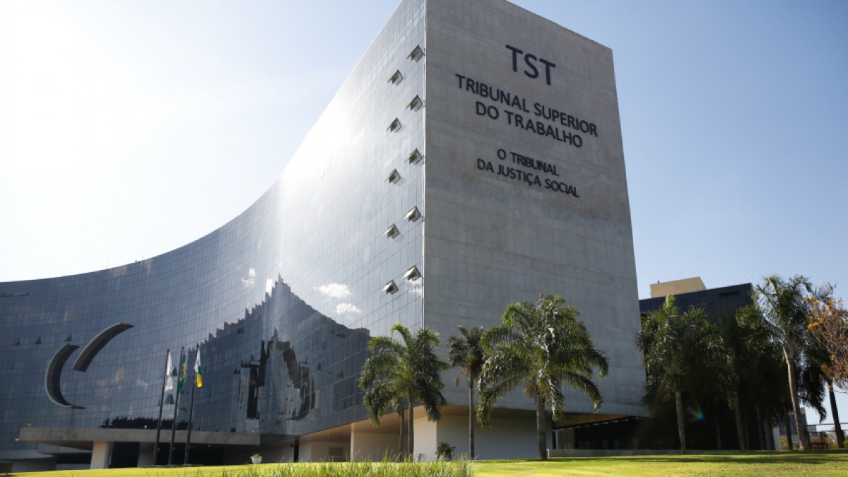 Chamado de “Gratificação por Atuação de Alta Complexidade Técnica e Administrativa” (GAACTA) vale para 1ª e 2ª Instâncias.