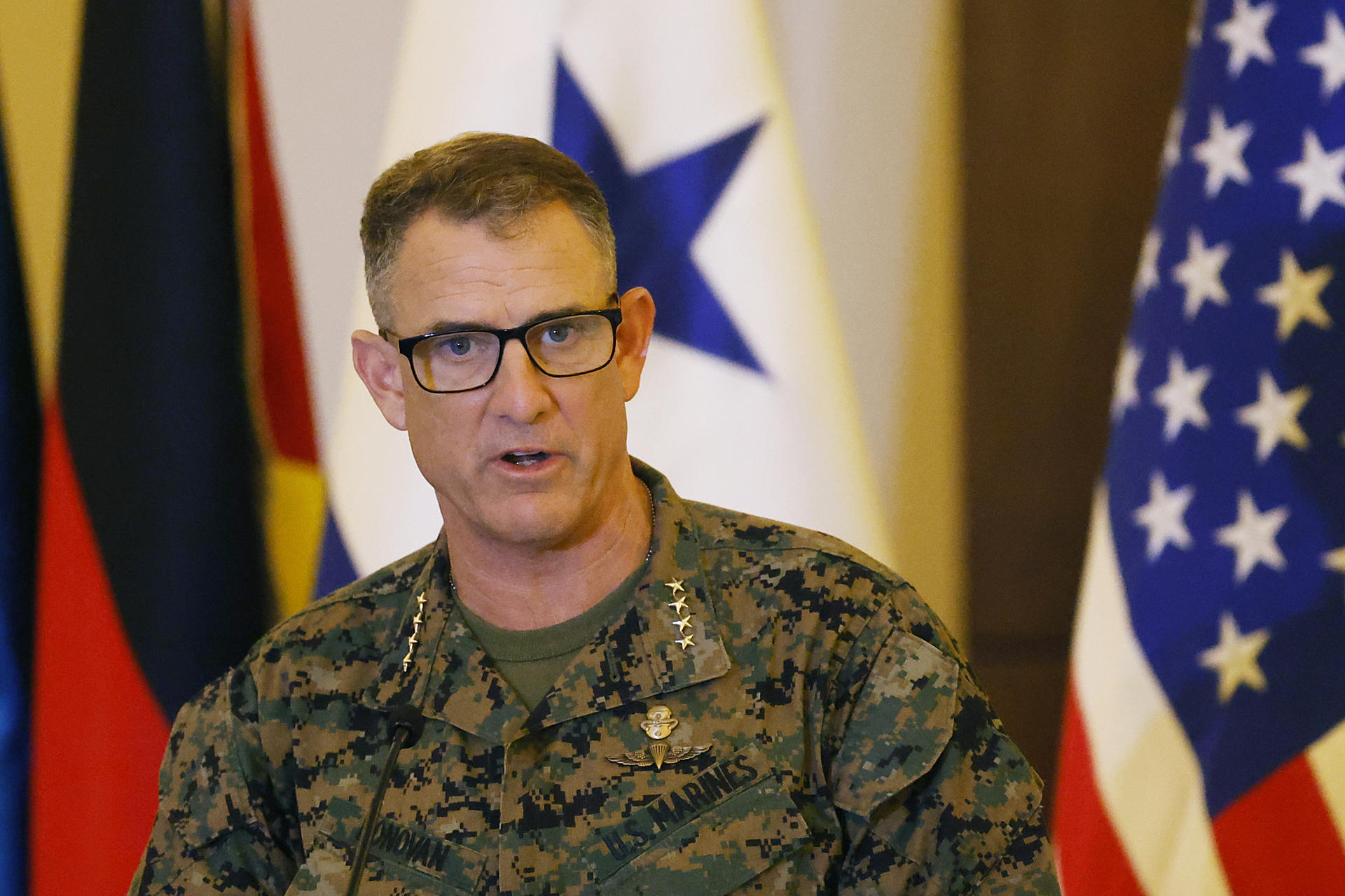 EUA retomam bombardeios contra barcos do narcotráfico enquanto preparam ações por terra