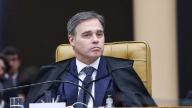 Ministro fez desabafo sobre pressões, carreira e remuneração durante seminário de magistrados evangélicos.