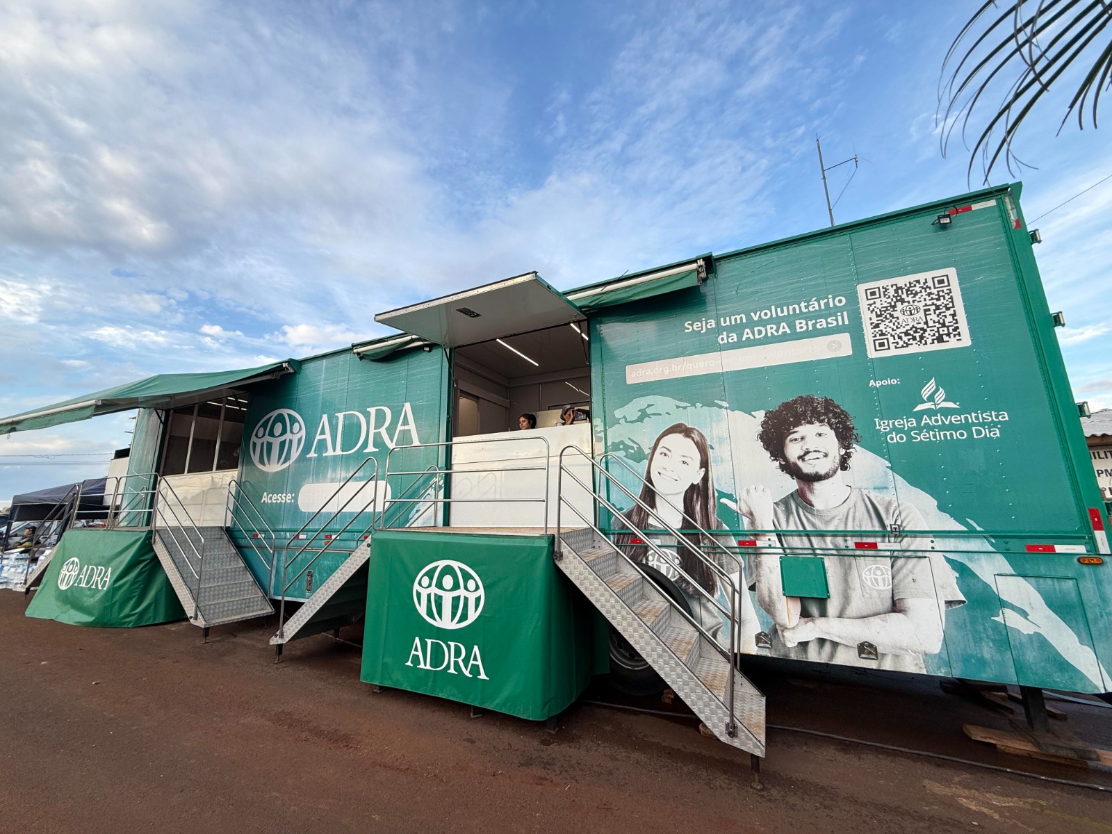 Carreta usada em operações humanitárias será utilizada no treinamento de voluntários para resposta a emergências em Curitiba.