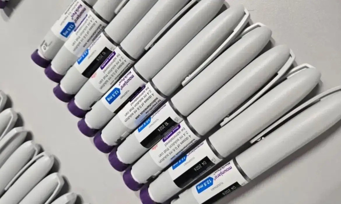 Estudos apontam que os efeitos dos medicamentos GLP-1 podem ir além do emagrecimento, com possíveis benefícios cardiovasculares e metabólicos.