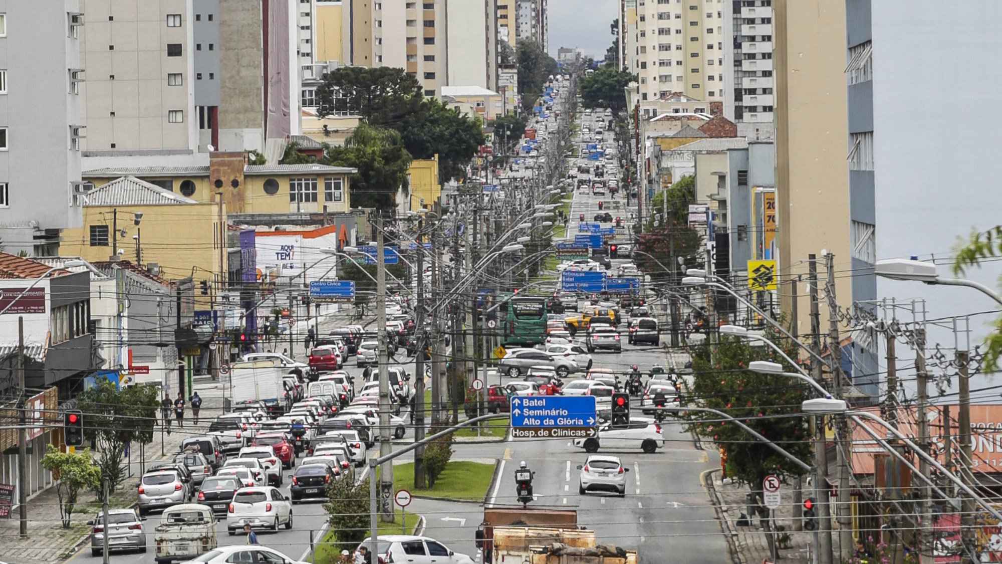 Visconde de Guarapuava terá fios enterrados.