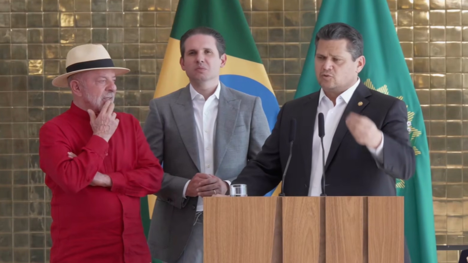 Alcolumbre promete a Lula encaminhar isenção da “taxa das blusinhas” e PECs da 6×1 e Segurança