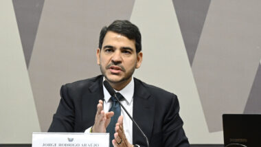 Governo processa Discord após ordem de Lula e pede multa de R$ 500 milhões