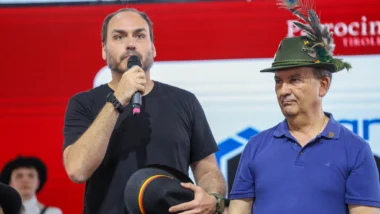 Carlos Bolsonaro Santa Catarina Quaest