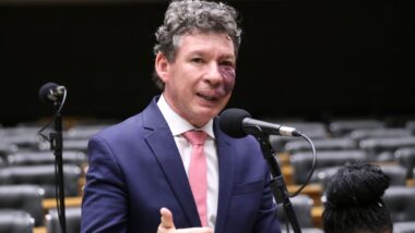 Motta indica deputado do PT para presidir comissão sobre fim da taxa das blusinhas