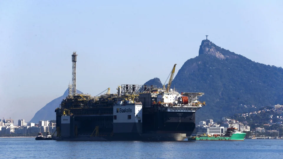 petrobras erros economicos brasil