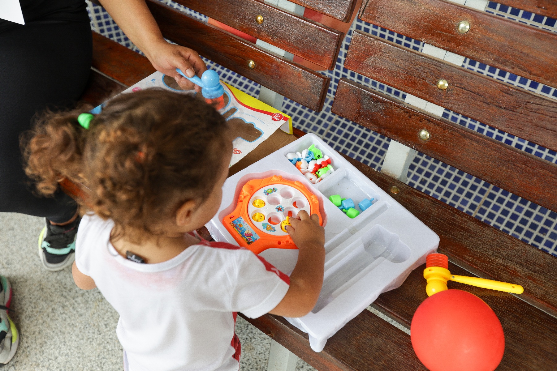 Justiça de Santa Catarina multa pais por falta de frequência escolar de filho