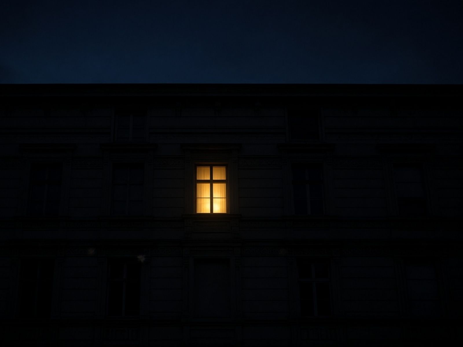Que dores insondáveis latejam em cada um dos apartamentos desta cidade?