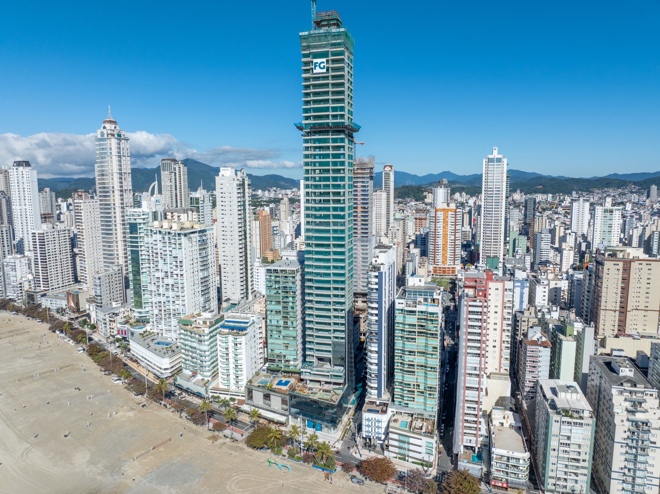 Além dos empreendimentos em construção, a FG prepara três projetos de uso misto, residencial e hoteleiro, na região