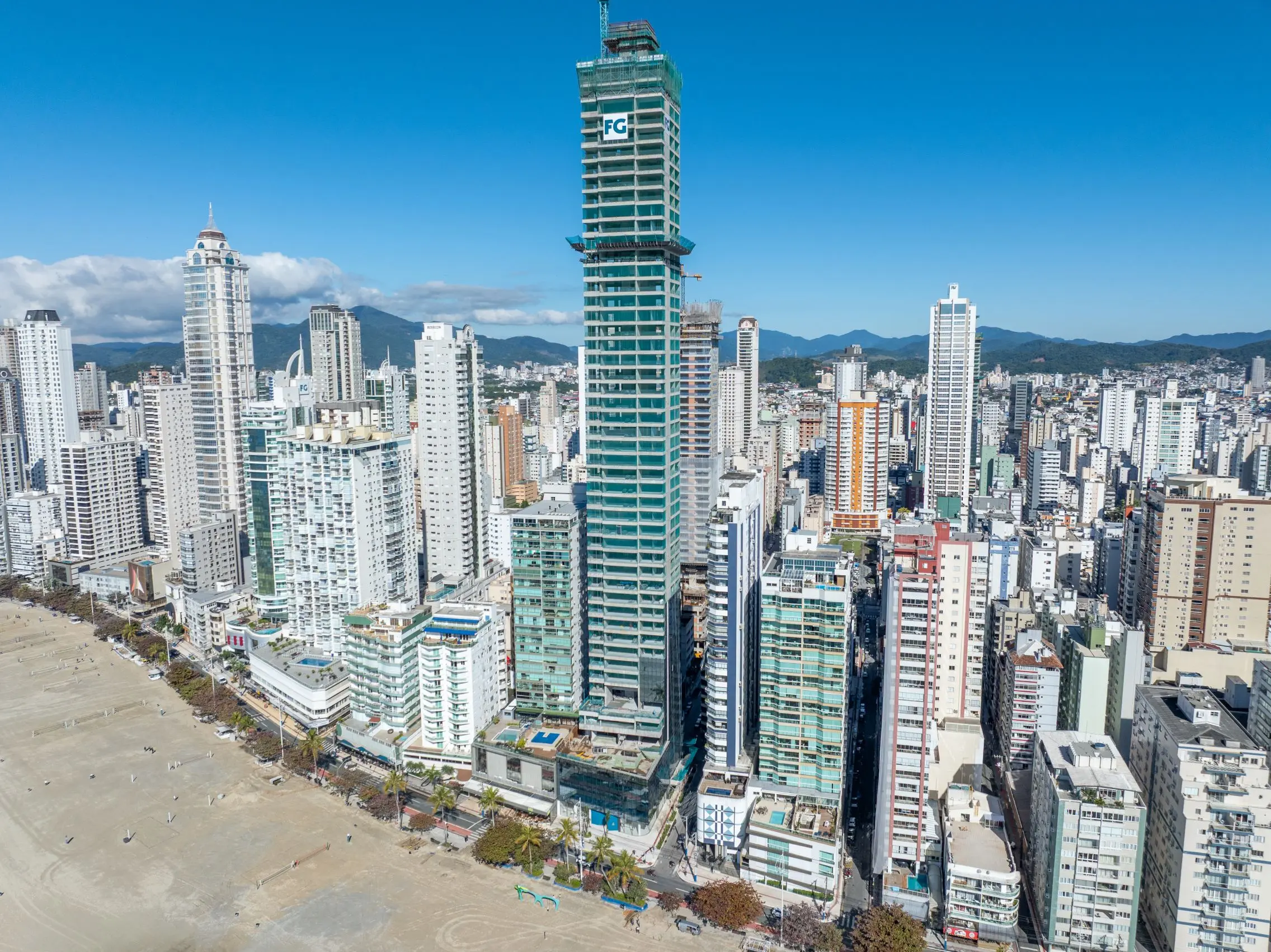 Além dos empreendimentos em construção, a FG prepara três projetos de uso misto, residencial e hoteleiro, na região
