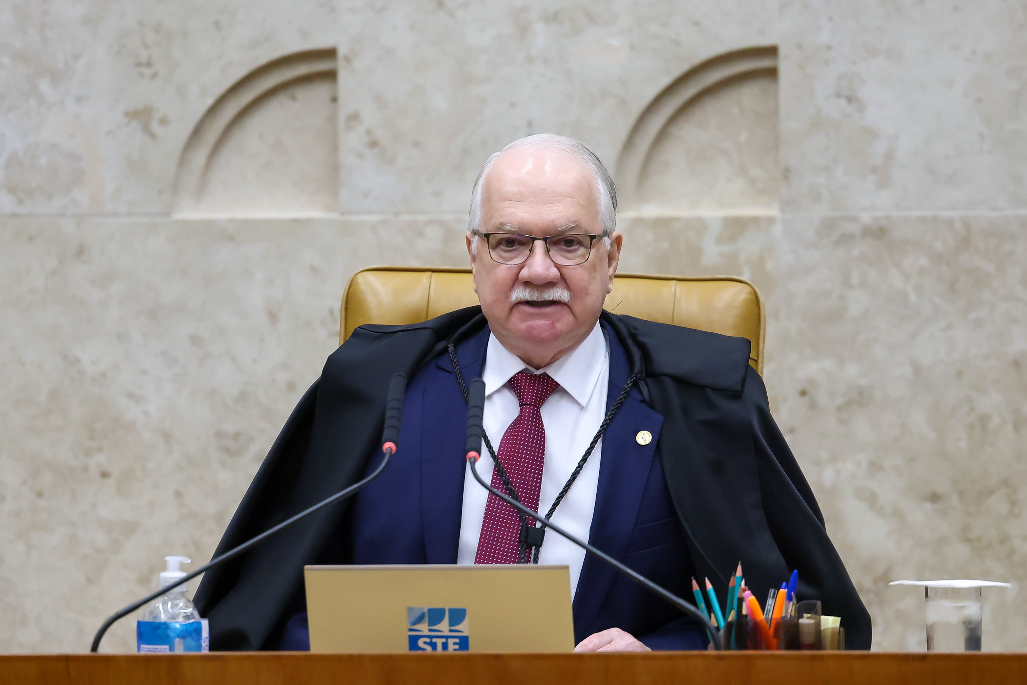 Fachin dá “puxão de orelha” em advogado por chamar ministros do STF pelo nome