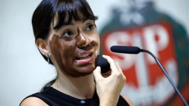 MP pede arquivamento de acusação de racismo contra Fabiana Bolsonaro por “blackface”