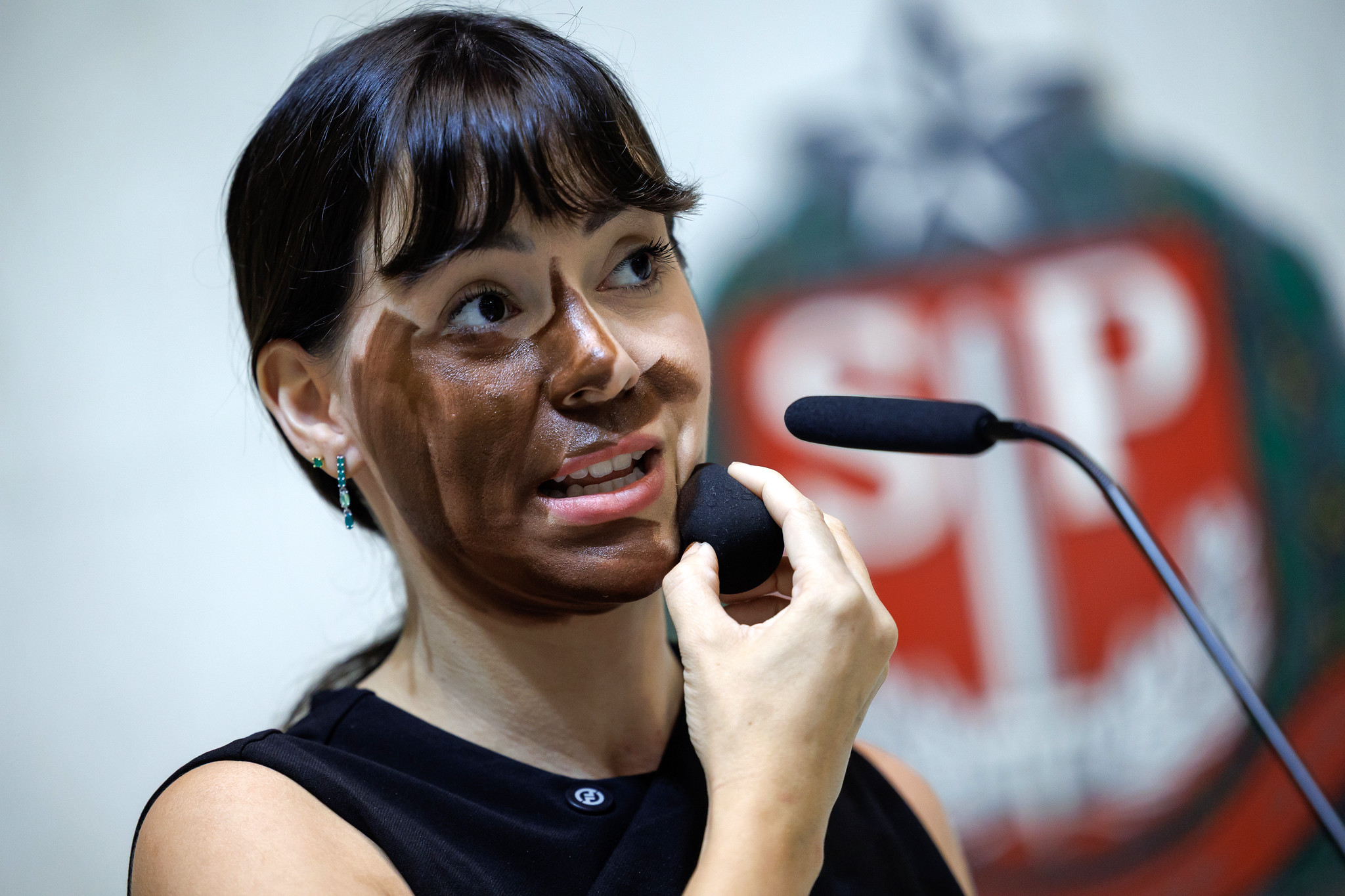 MP pede arquivamento de acusação de racismo contra Fabiana Bolsonaro por “blackface”