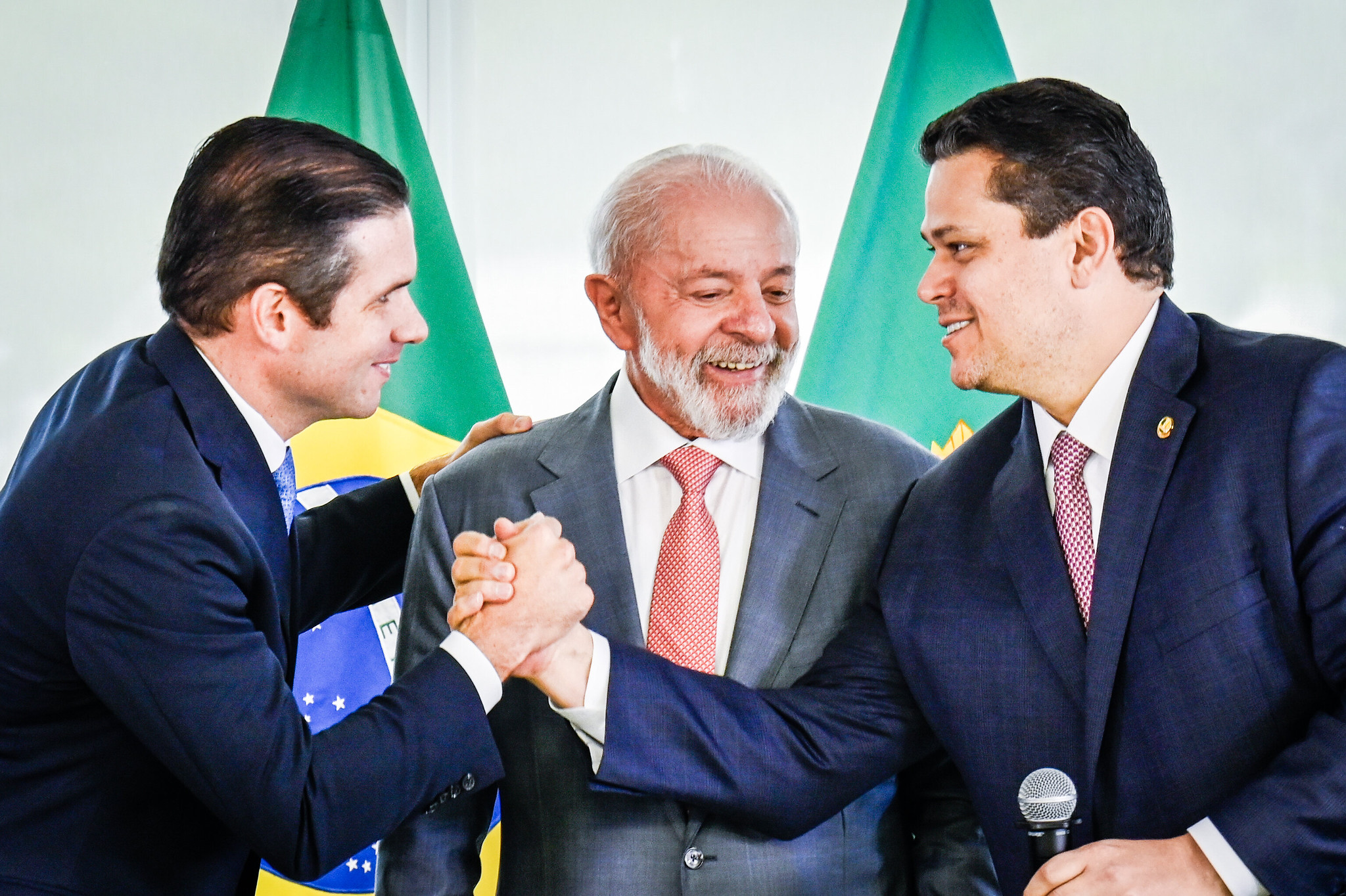 Lula e chefes do Legislativo destravam proposta para acabar com a jornada 6×1