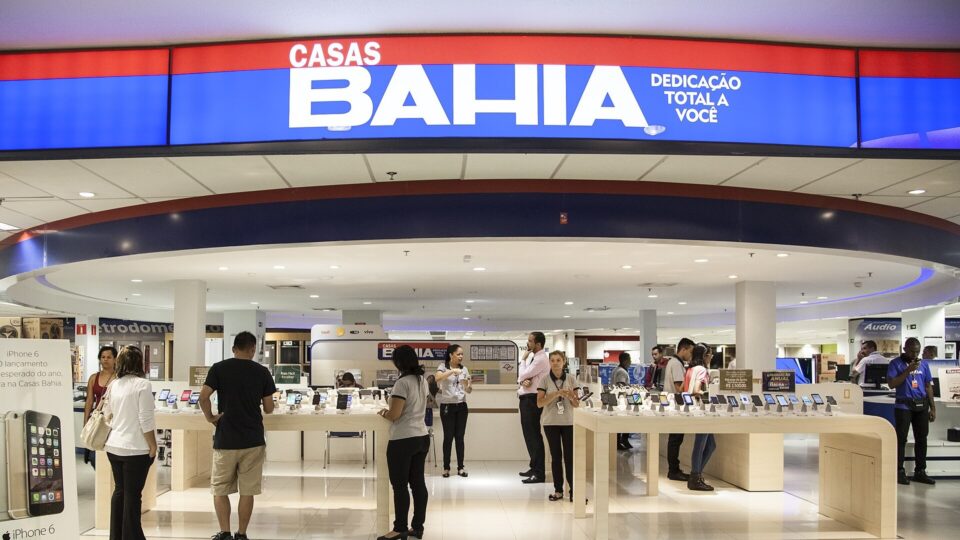 Socialismo Now: Casas Bahias é obrigada a recontratar funcionários