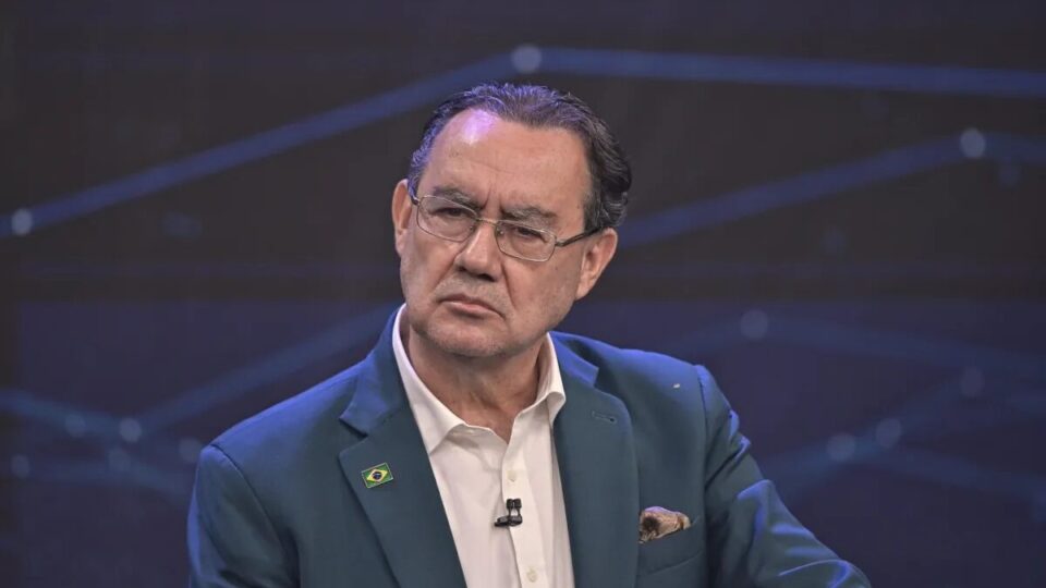 Augusto Cury cresce nas redes e aposta na despolarização