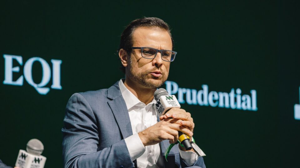 Endividamento das famílias torna a crise fiscal mais perigosa do que em 2014