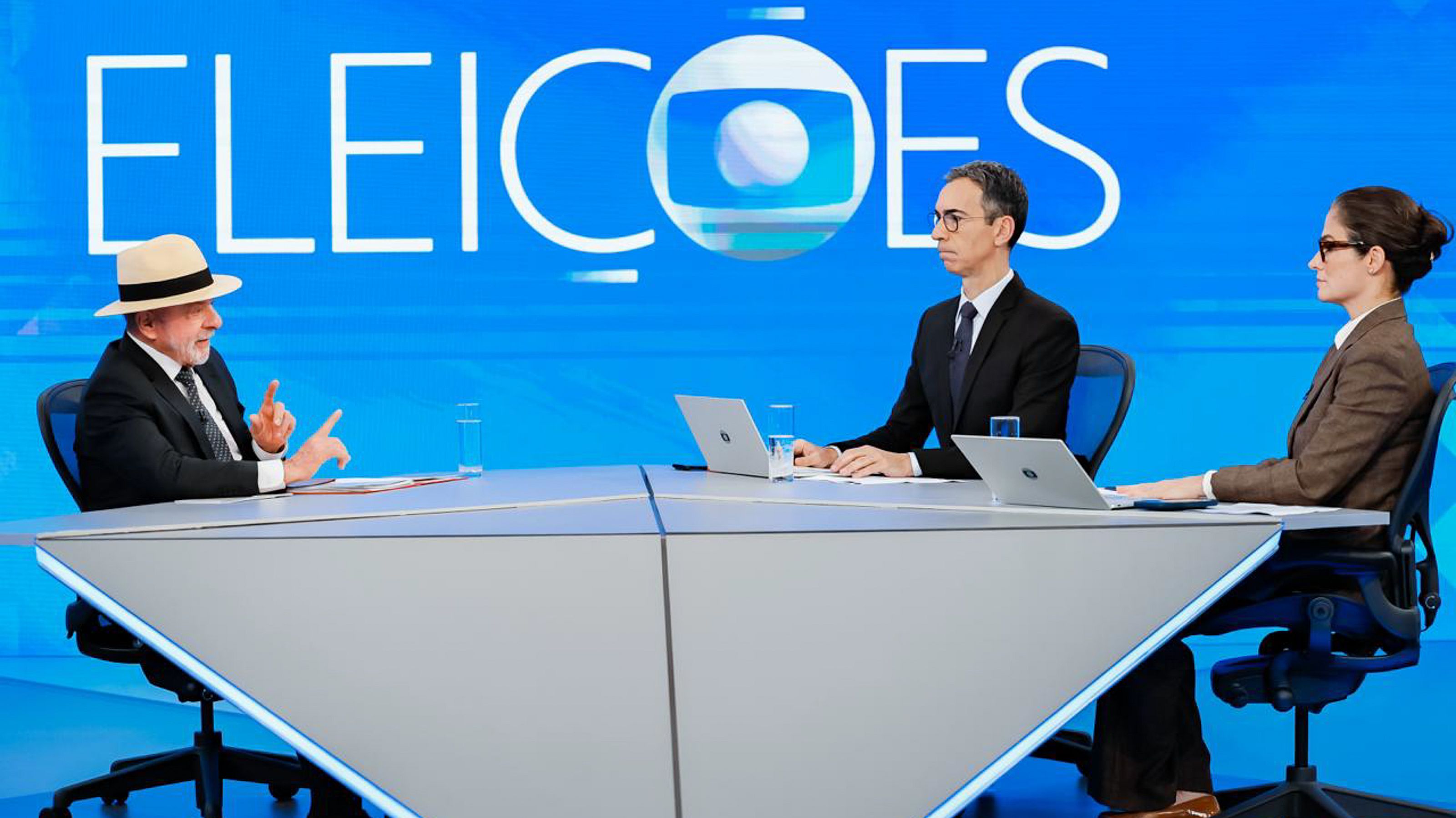 O “Jornal Nacional” virou o armazém das redes sociais