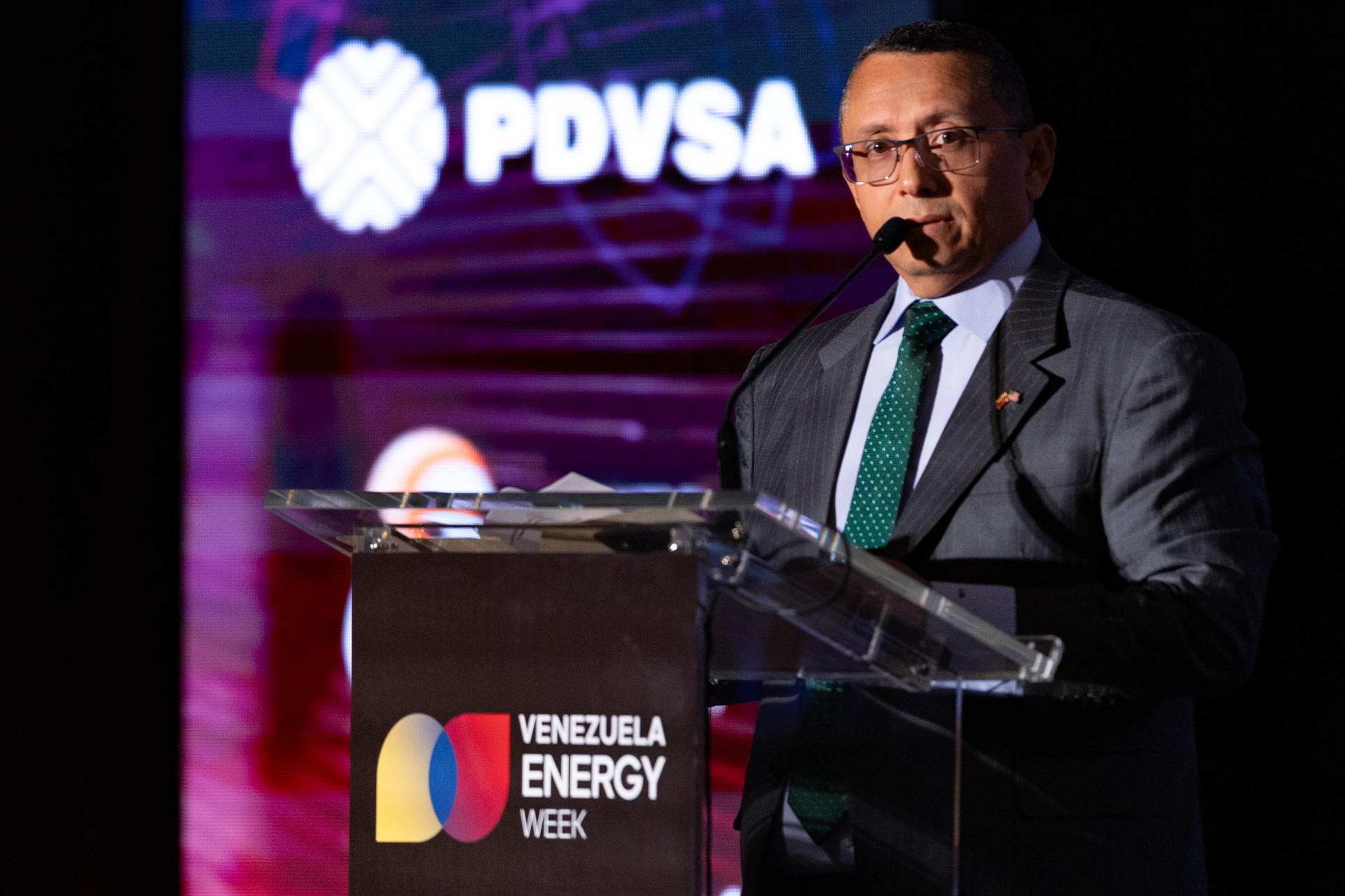 EUA negociam controle sobre mais de 12 campos de petróleo da Venezuela