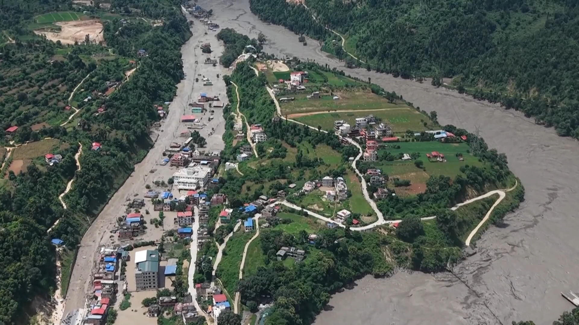 Tragédia no Nepal e Tibete soma 676 mortos e quase 3 mil desaparecidos