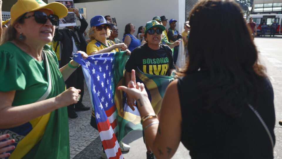 Protesto pelo fim da escala 6×1 termina em confusão entre direita e esquerda em SP