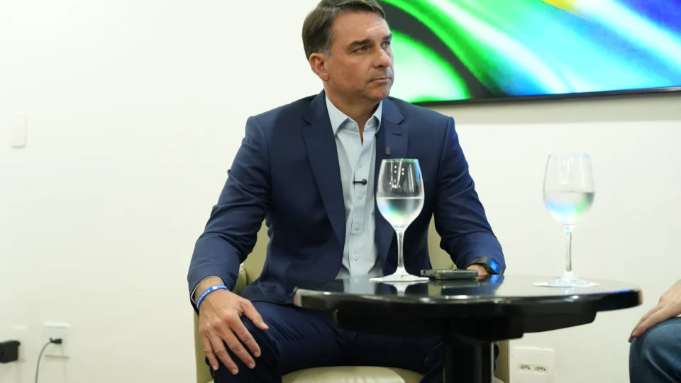 Flávio Bolsonaro STF Record
