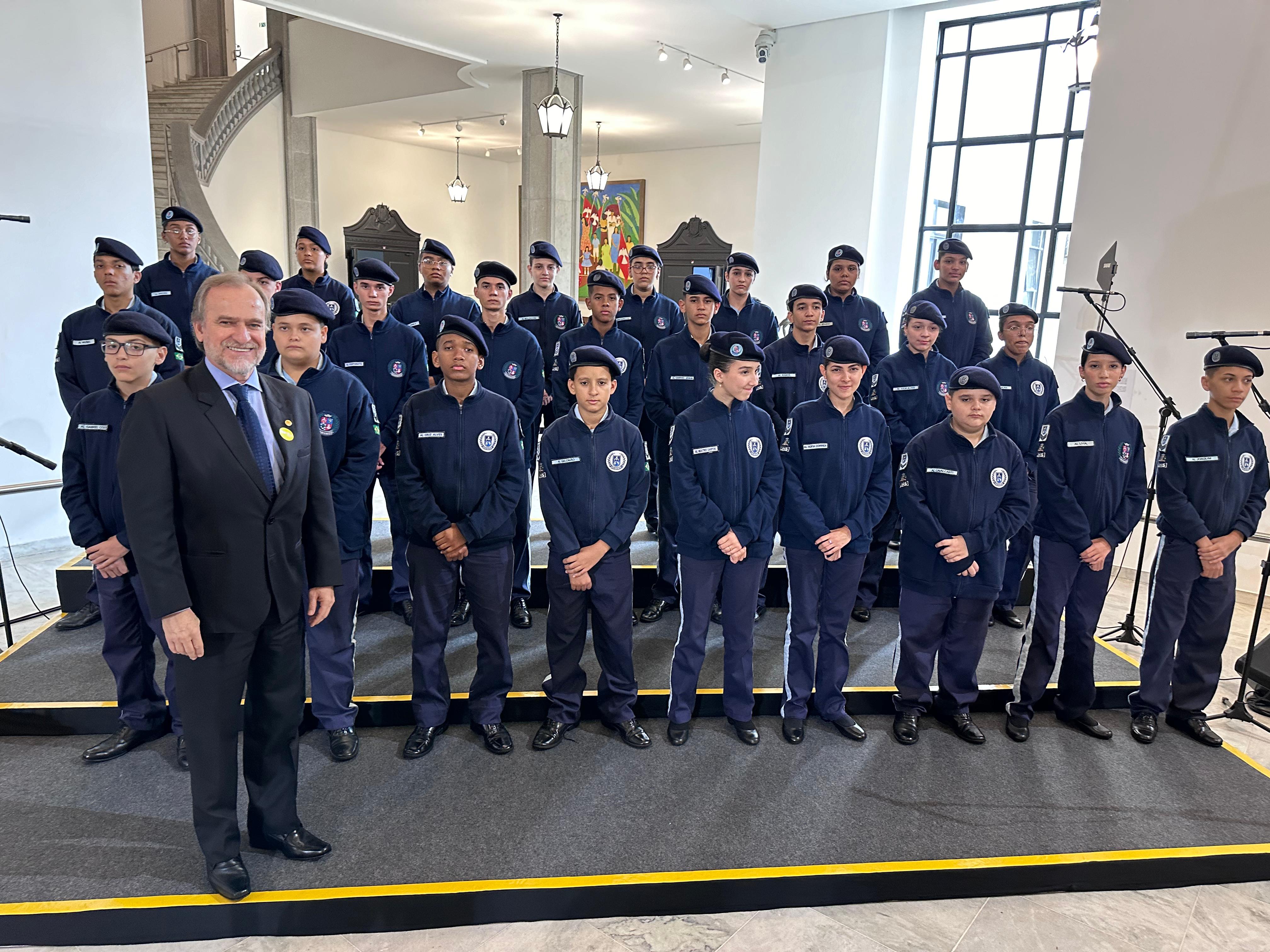 Governo de São Paulo altera normas das escolas cívico-militares