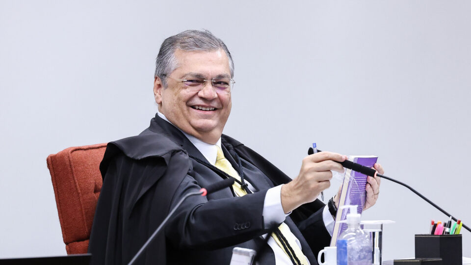 Flávio Dino assume inquérito e fragmenta investigação sobre Lulinha no STF
