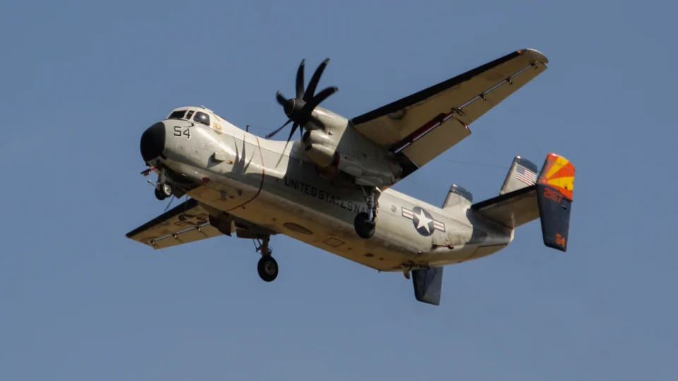 A Marinha dos Estados Unidos doou oficialmente um avião militar para o Brasil, o C-2A Greyhound.