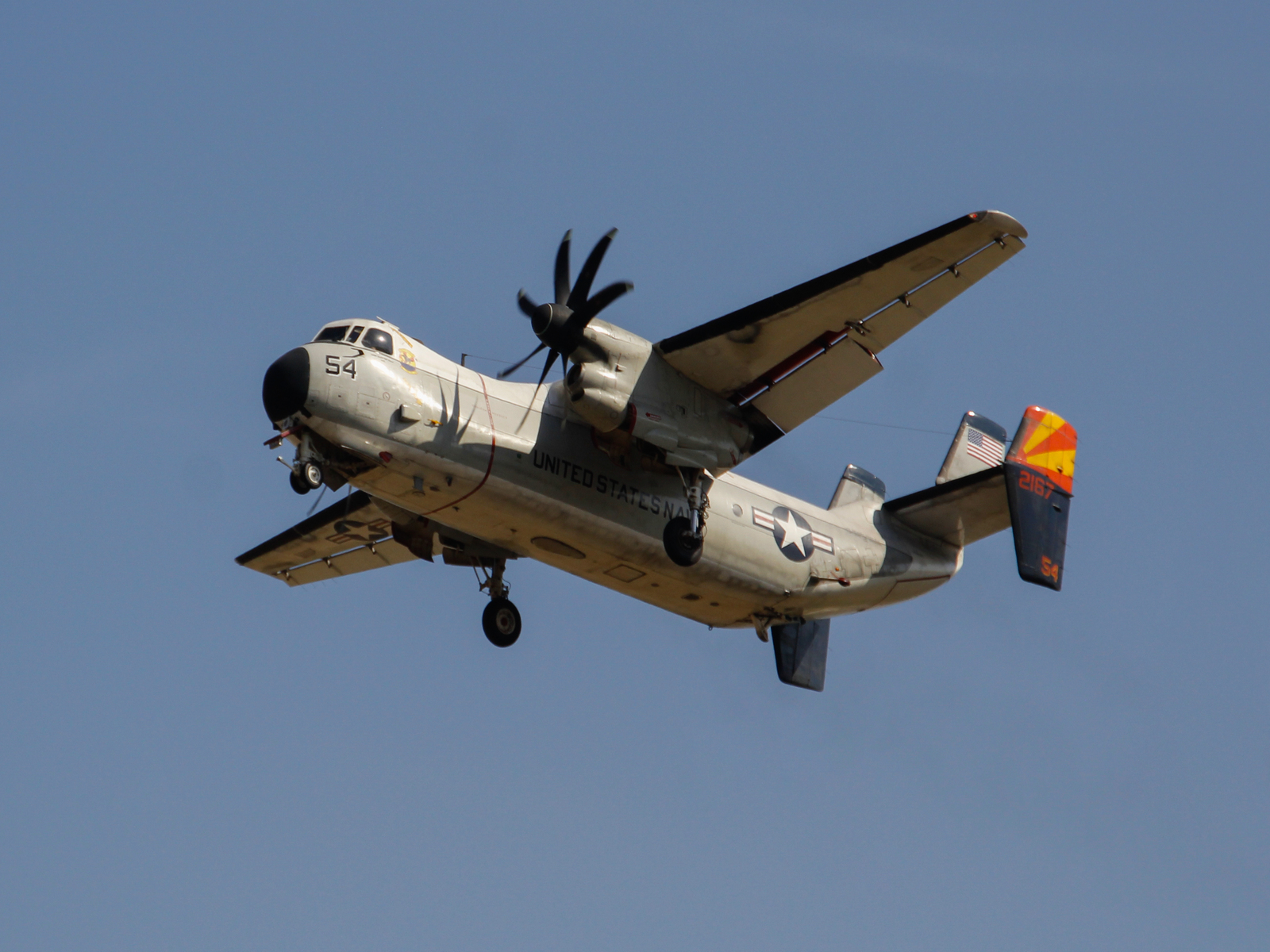 A Marinha dos Estados Unidos doou oficialmente um avião militar para o Brasil, o C-2A Greyhound.