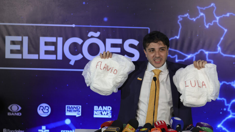Renan vincula decisão de Toffoli, que suspende sua candidatura, ao caso Master; ele promete recorrer