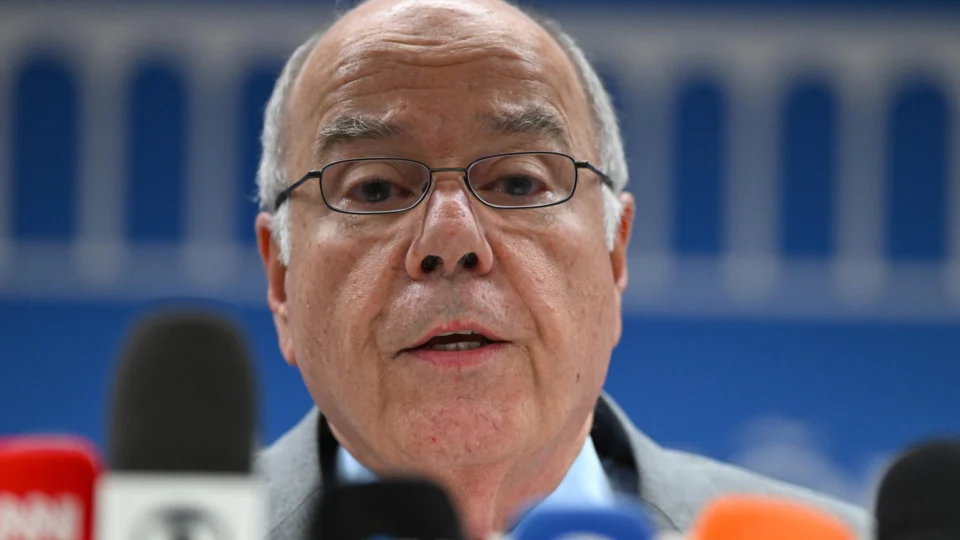 Brasil diz aos EUA que tarifaço é injusto; negociações devem continuar