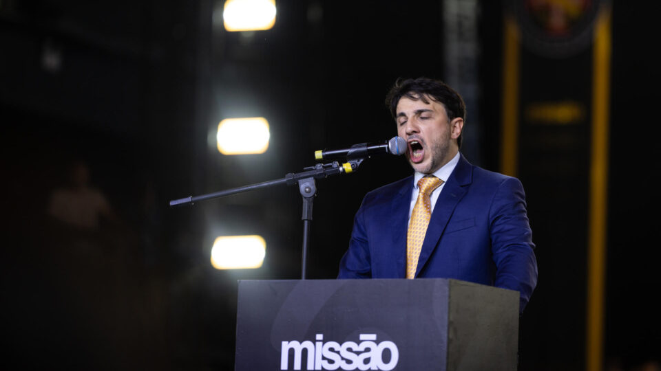 Suspensão de campanha de Renan Santos reforça discurso antissistema