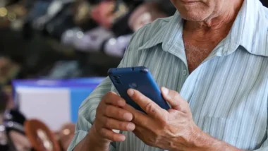 Golpes virtuais, banco, idosos