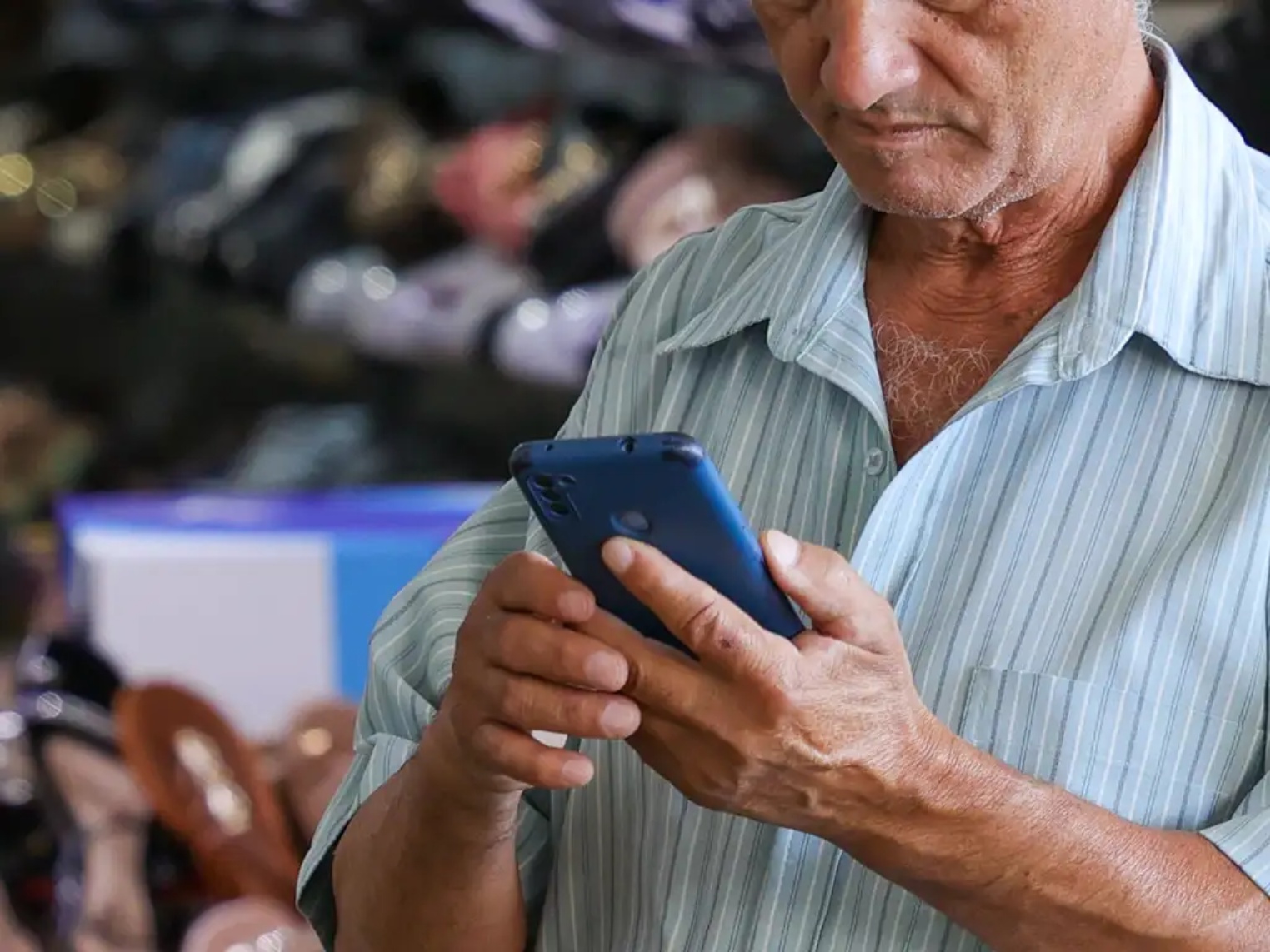 Fechamento de agências físicas isola idosos e impulsiona estelionatos virtuais