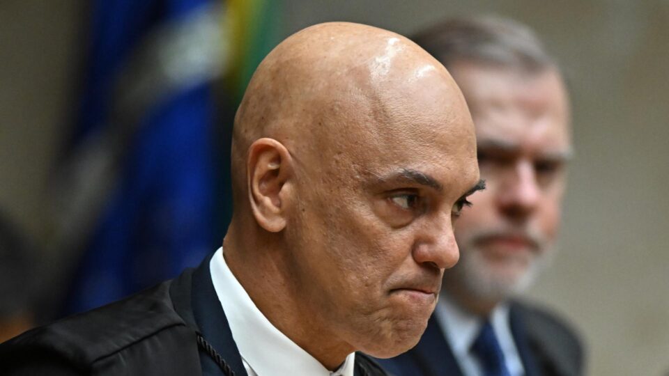 Mendonça derruba sigilo de ação sobre relação entre Vorcaro e Moraes