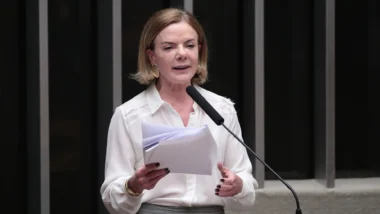 Candidata do PT ao Senado pelo Paraná, Gleisi Hoffmann participou de sabatina na RPC
