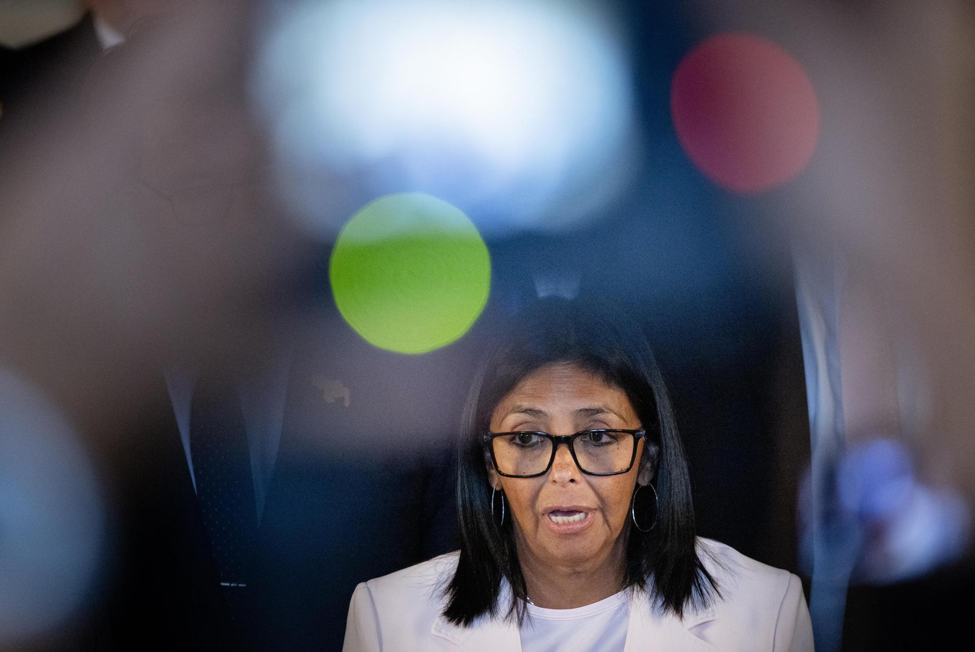 EUA defendem acordo petrolífero para afastar ditaduras e restaurar democracia na Venezuela
