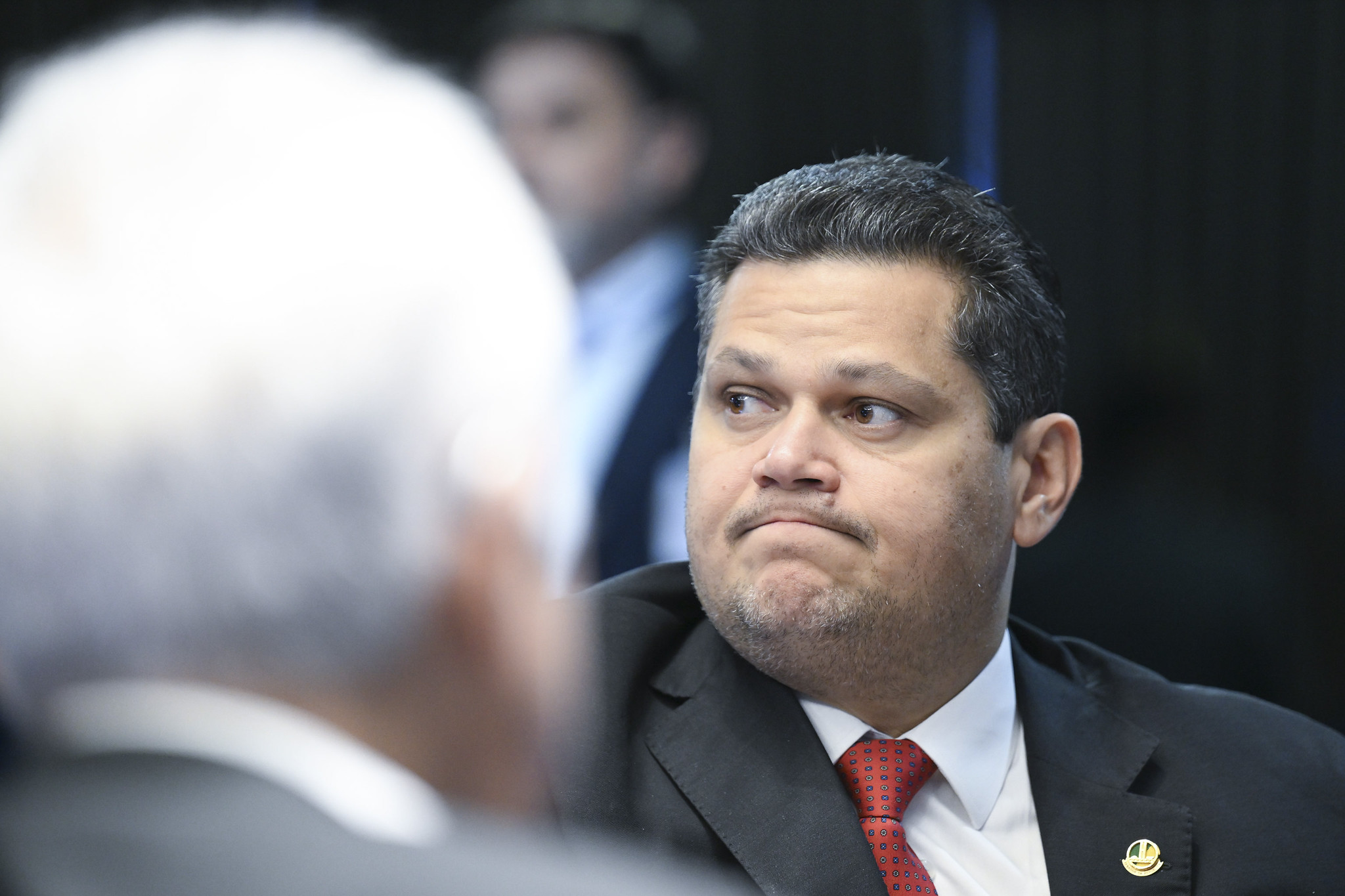 Alcolumbre sinaliza que não pautará impeachment de Moraes e cita 109 pedidos contra STF