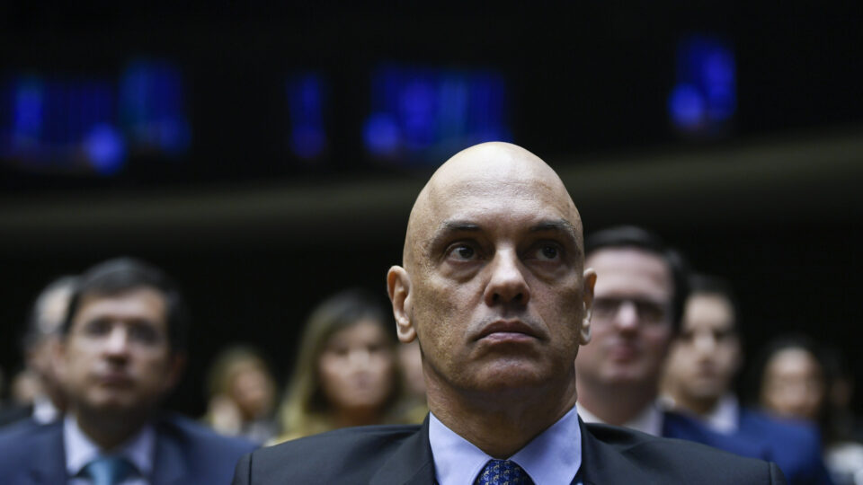 PF reconstitui envio de mensagens secretas entre Vorcaro e Moraes