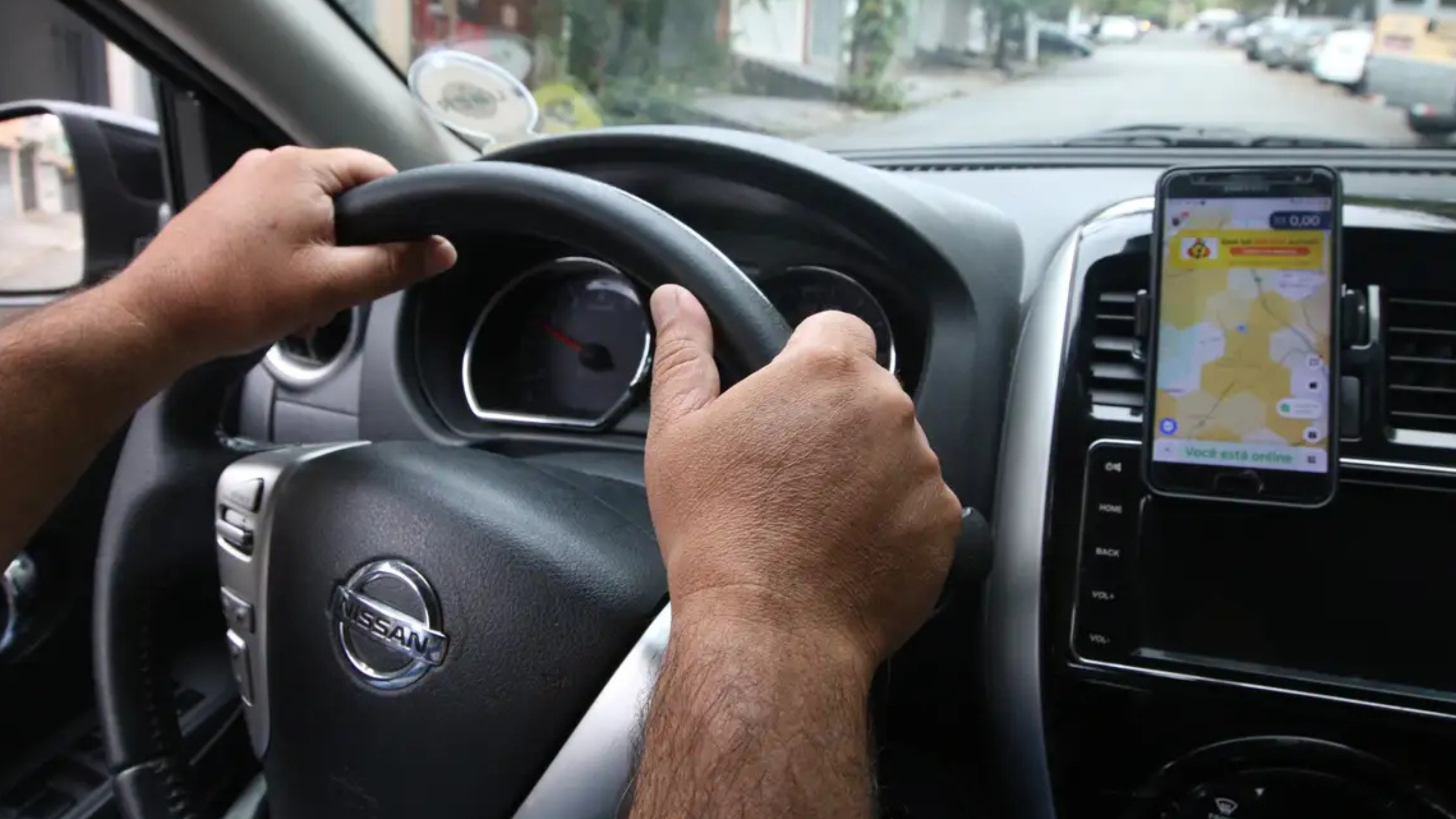 Senado aprova MP que cria linha de crédito a motoristas de aplicativo
