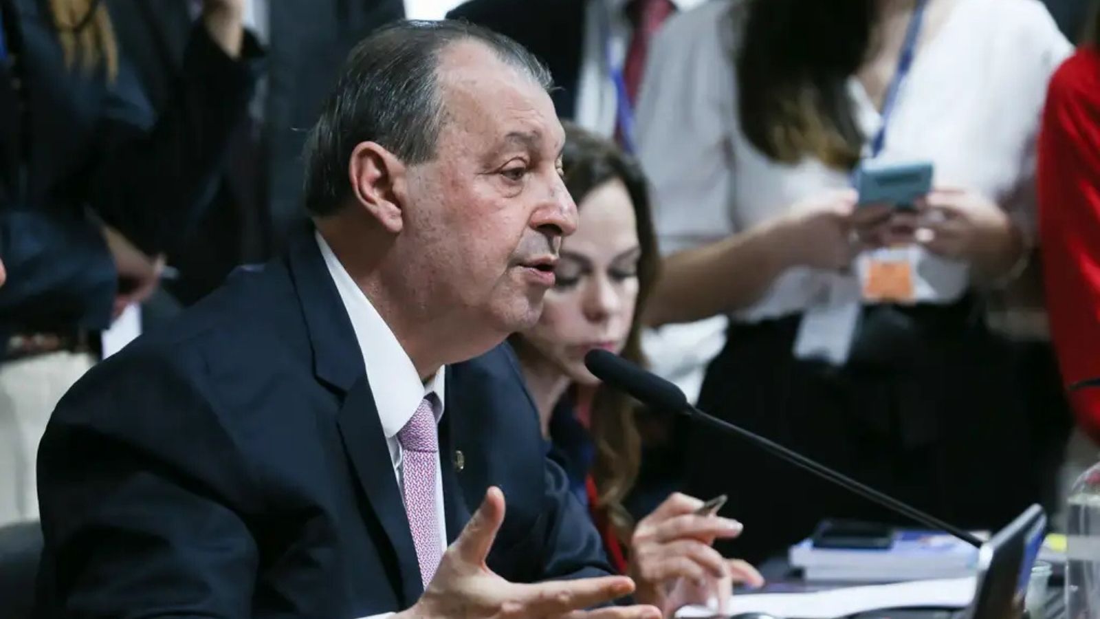 CCJ do Senado aprova PEC da Segurança Pública