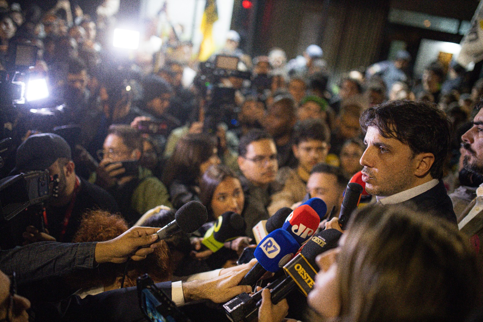 Renan Santos diz que se rebelou e venceu o sistema